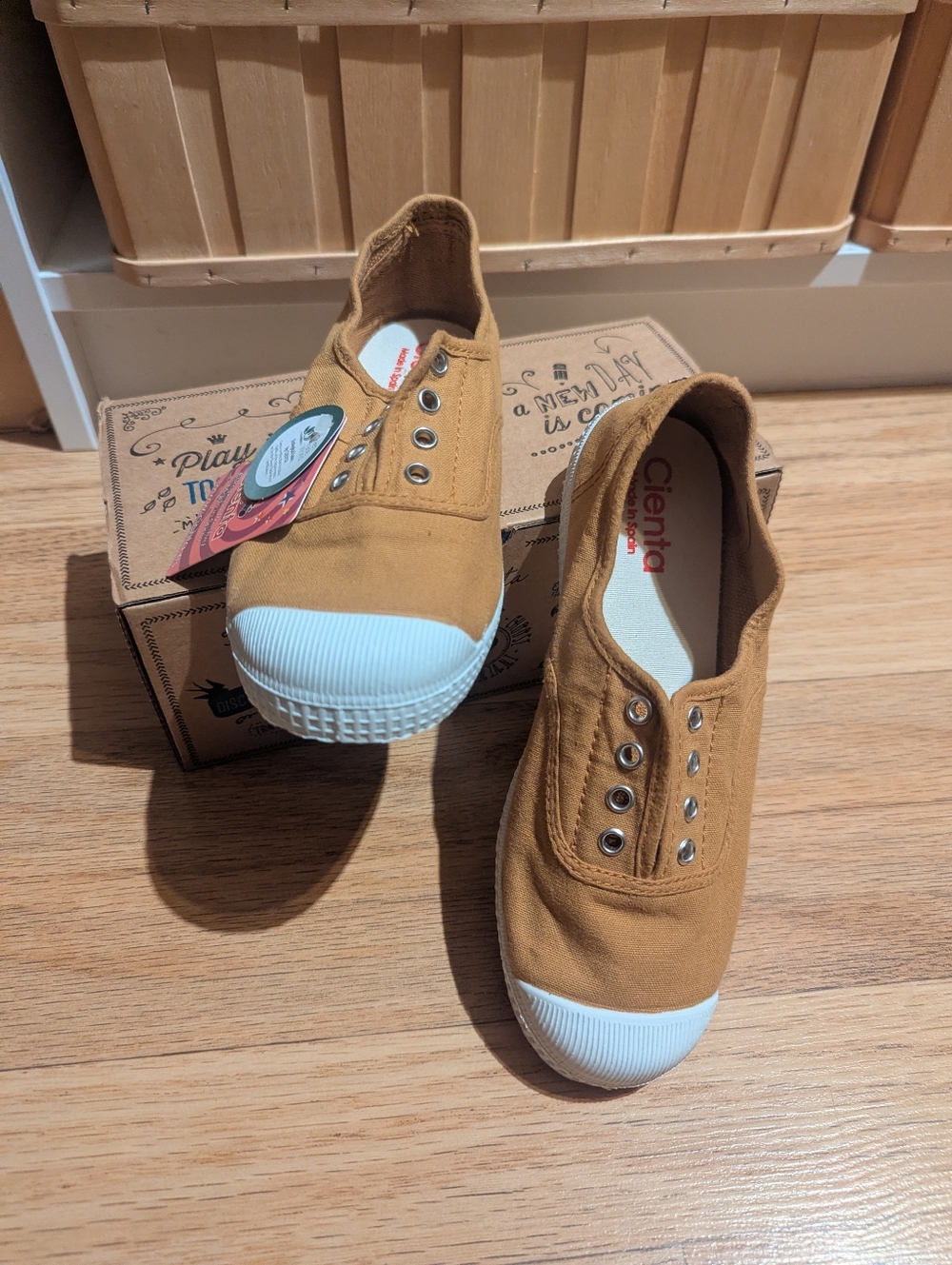 Sz 2 Canvas Shoes
